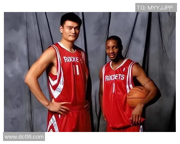 姚明与马布里:从对手到朋友的篮球传奇故事与情谊之路 姚明与马布里:从对手到朋友的篮球传奇故事与情谊之路