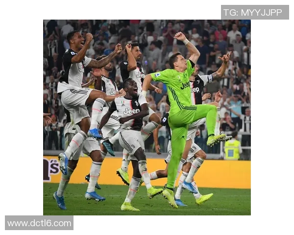 友谊赛精彩瞬间尤文图斯与那不勒斯战成平局乌龙球引发全场热议 友谊赛精彩瞬间尤文图斯与那不勒斯战成平局乌龙球引发全场热议