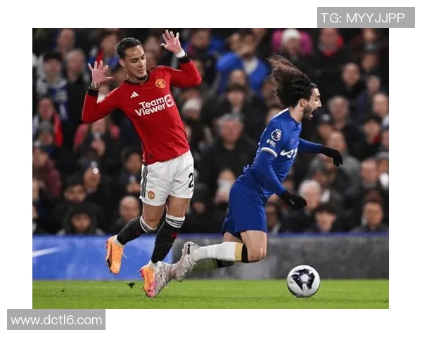 曼联狂胜尤文图斯6-2补时绝杀引发全场疯狂庆祝