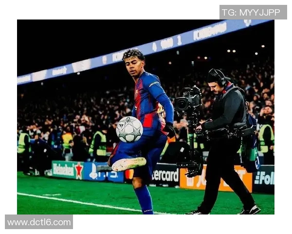 友谊赛精彩对决尤文图斯与巴萨战成平局红牌事件引发全场热议