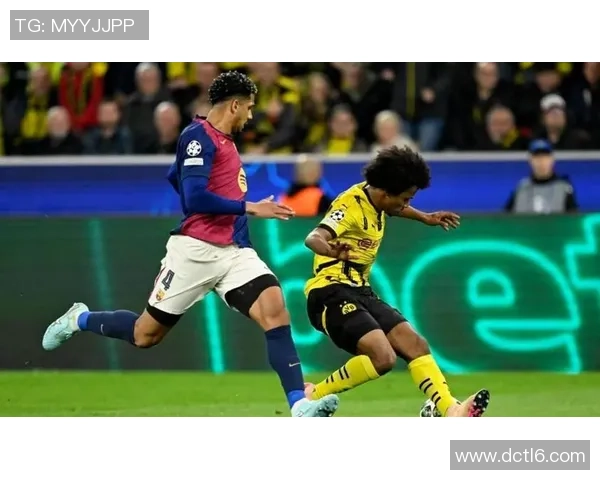 多特蒙德大胜巴萨六比二乌龙球成比赛转折点引发热议 多特蒙德大胜巴萨六比二乌龙球成比赛转折点引发热议