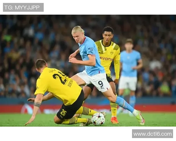 中超激战：多特蒙德险胜曼联全场沸腾数据分析揭示精彩瞬间