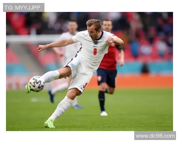 德甲激战：里昂与热刺战成平局全场沸腾瞬间回顾