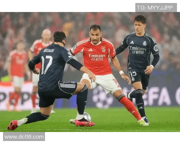 中超激战：本菲卡与多特蒙德鏖战至平局补时进球引发全场狂欢