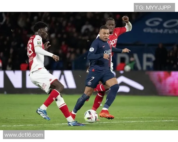 德甲激战巴黎圣日耳曼大胜曼城帽子戏法点燃全场激情与转会传闻