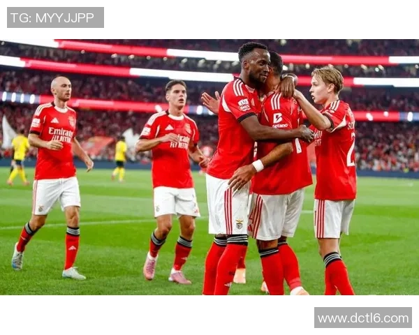 欧联杯曼城逆转本菲卡帽子戏法点燃全场激情与转会传闻交织 欧联杯曼城逆转本菲卡帽子戏法点燃全场激情与转会传闻交织