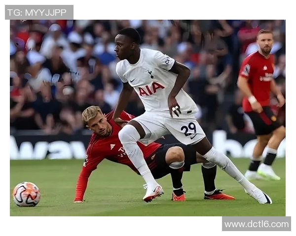 英超激战曼城与热刺握手言和乌龙球引发争议判罚全场沸腾