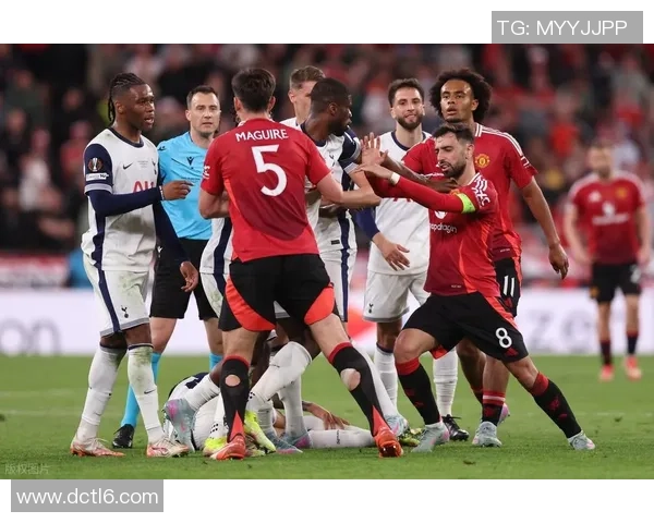 欧联杯曼联大胜热刺战术解析与比赛精彩瞬间回顾