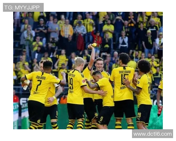 足总杯激战：多特蒙德与曼城鏖战成平局绝杀瞬间引发全场沸腾