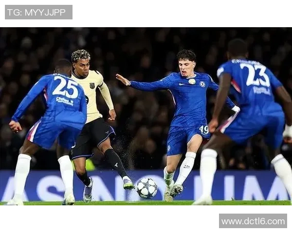 里昂主场大胜切尔西乌龙球成比赛转折点引发热议