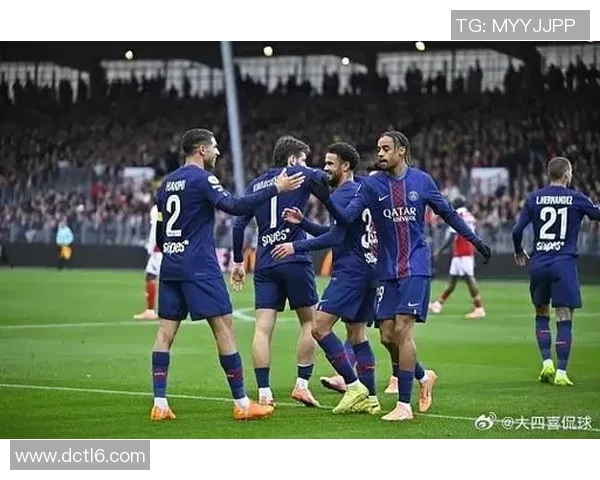 欧联杯精彩对决巴黎圣日耳曼与热刺战成平局绝杀瞬间引发全场欢呼 欧联杯精彩对决巴黎圣日耳曼与热刺战成平局绝杀瞬间引发全场欢呼