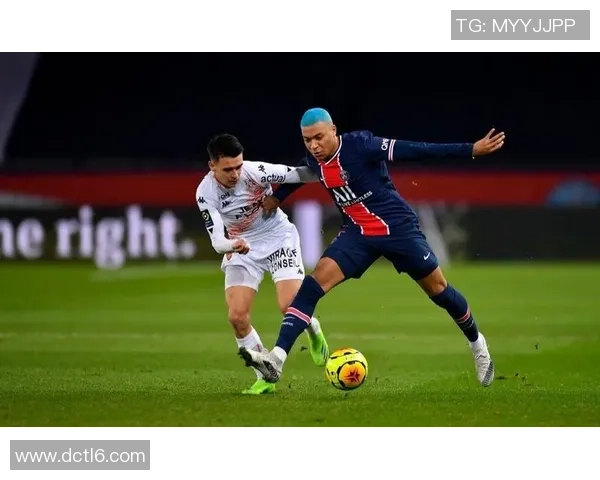 欧联杯精彩对决巴黎圣日耳曼逆转里昂绝杀瞬间引发全场狂欢 欧联杯精彩对决巴黎圣日耳曼逆转里昂绝杀瞬间引发全场狂欢