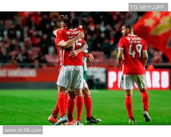 欧冠激战：多特蒙德与波尔图平局后点球大战引发全场沸腾